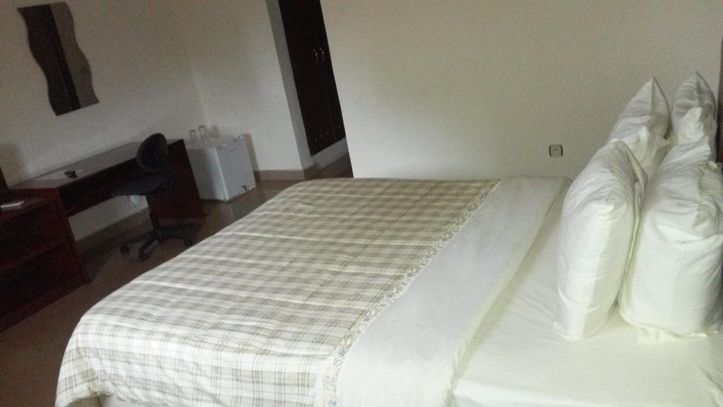 Zambezi Inn Hotel Conakry Room photo