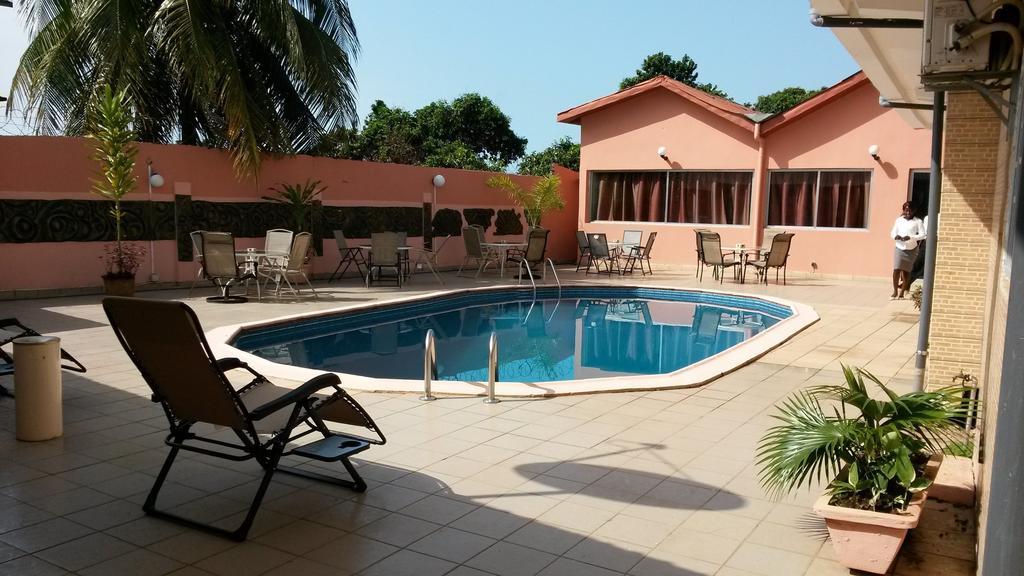 Zambezi Inn Hotel Conakry Exterior photo